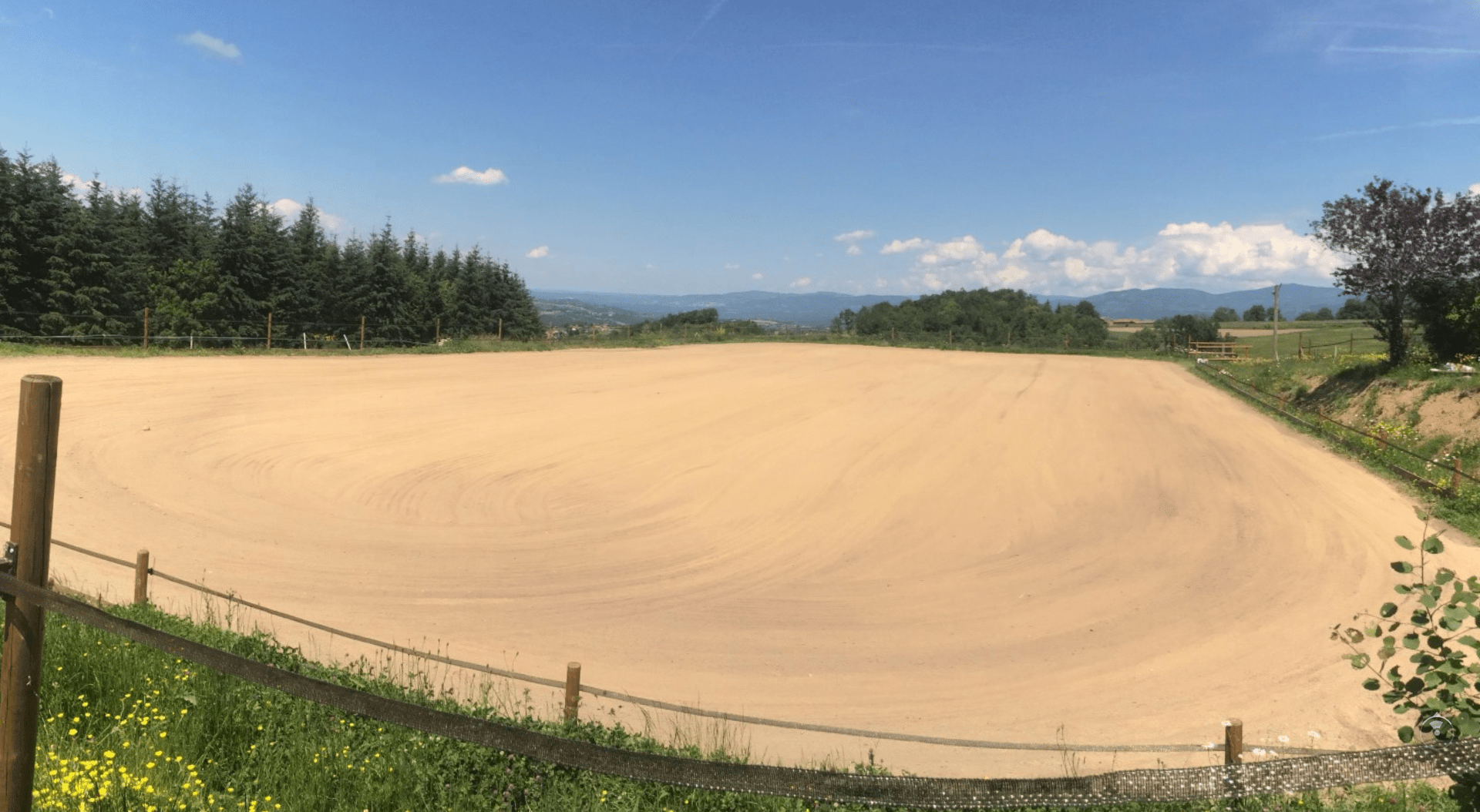 Toscane d'Auvergne - Ferme équestre de Chantaigut