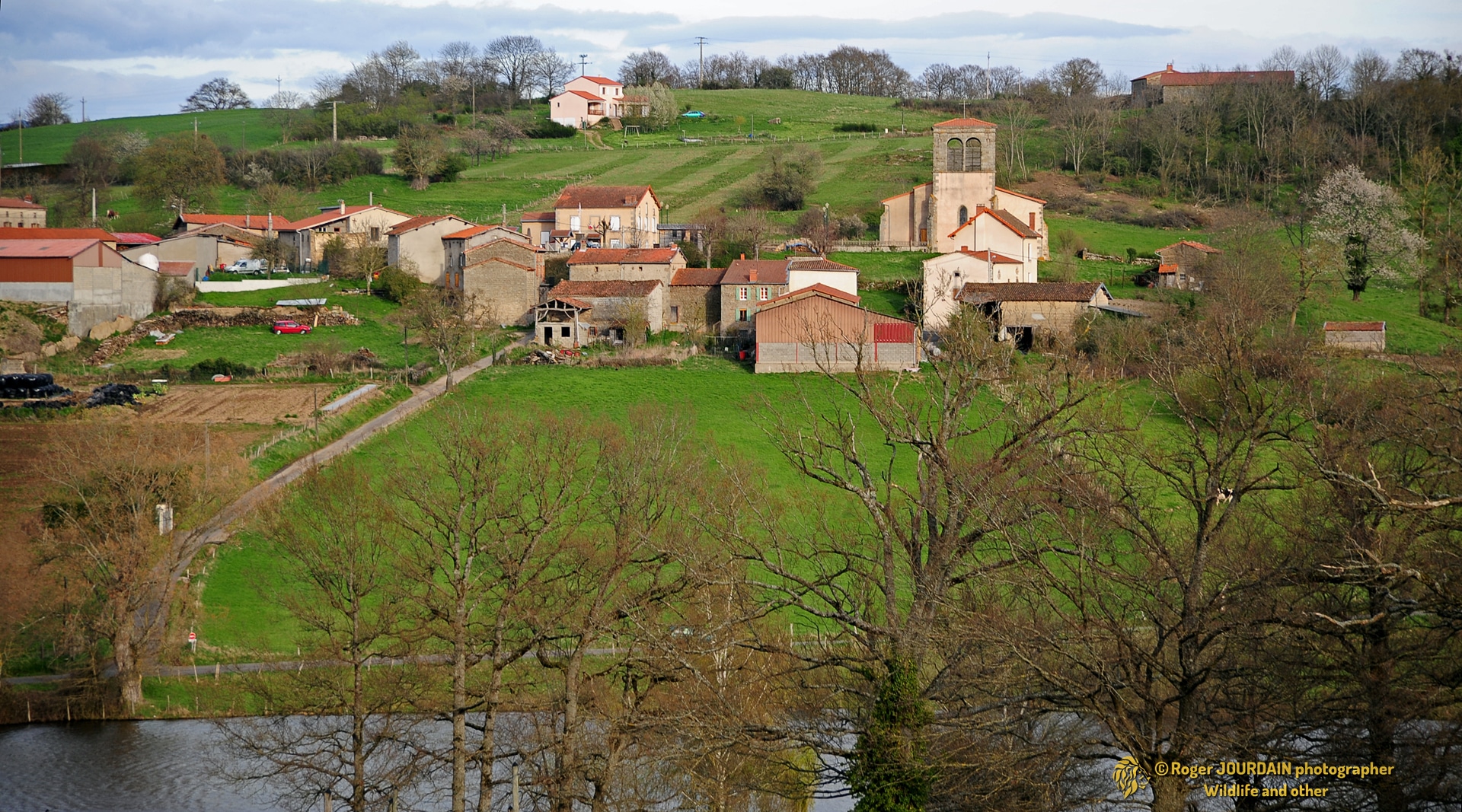 Toscane d'Auvergne ©Roger JOURDAIN - St-Flour-L'Etang